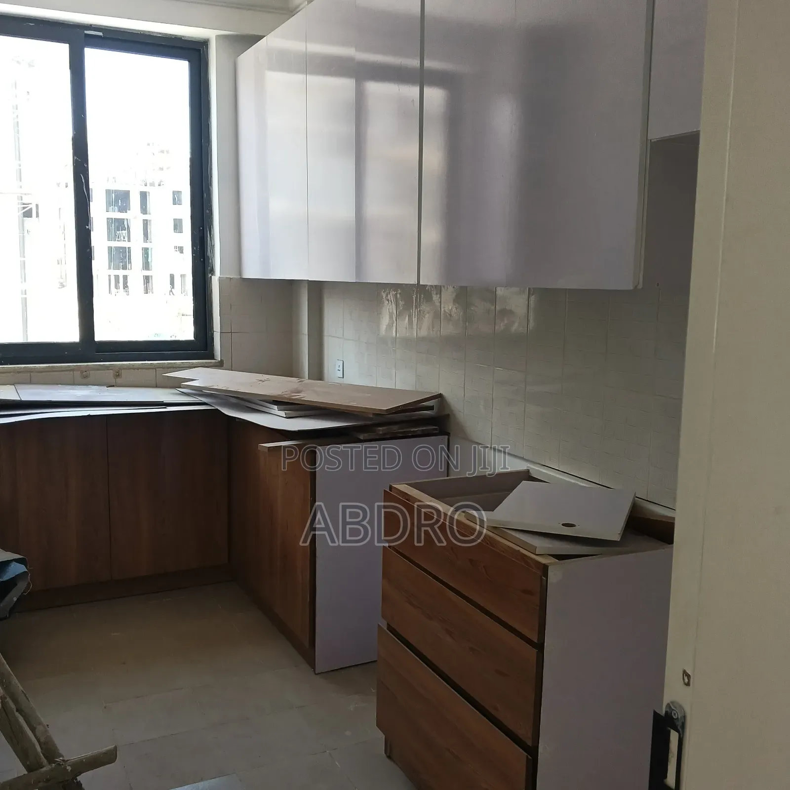 3bdrm Apartment in Metro, Bole for sale