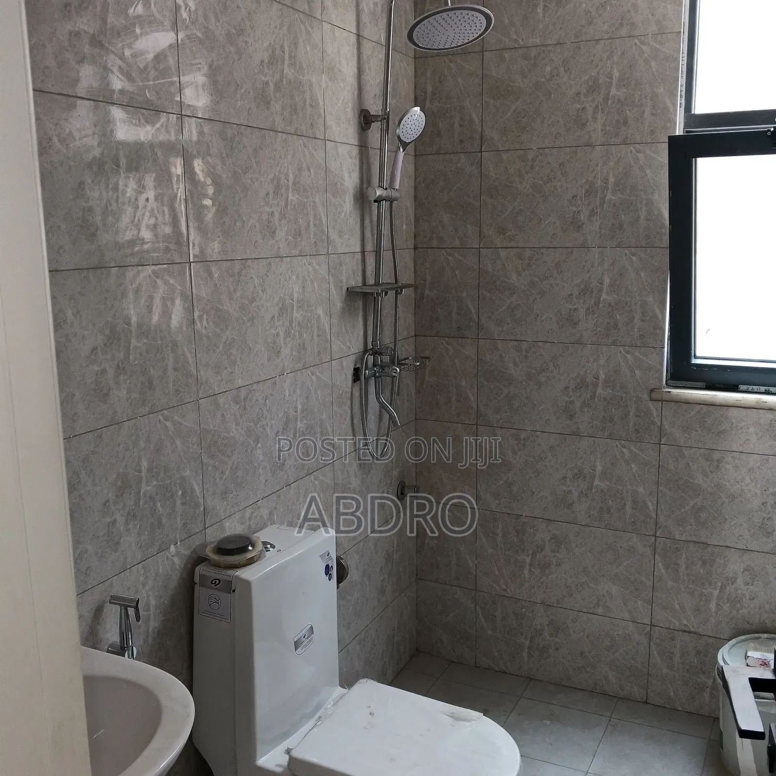 3bdrm Apartment in Metro, Bole for sale