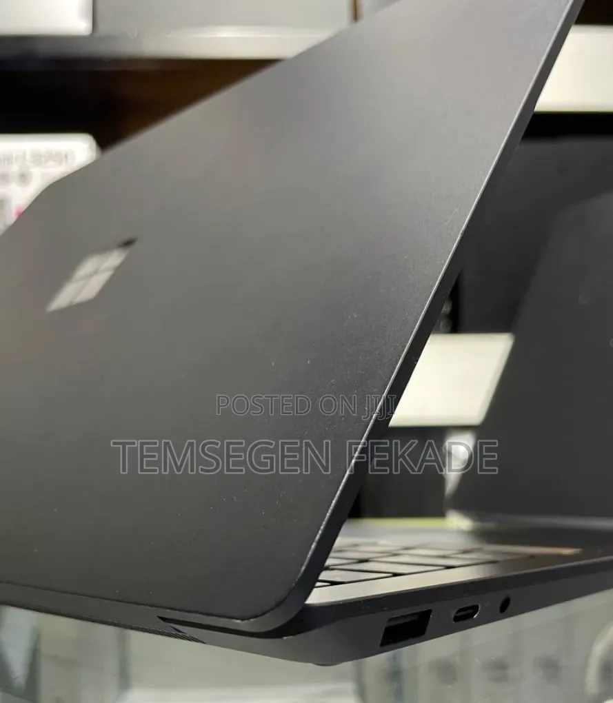 New Laptop Microsoft Surface 16GB Intel Core i7 SSD 512GB