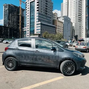 Toyota Yaris 2012 Silver