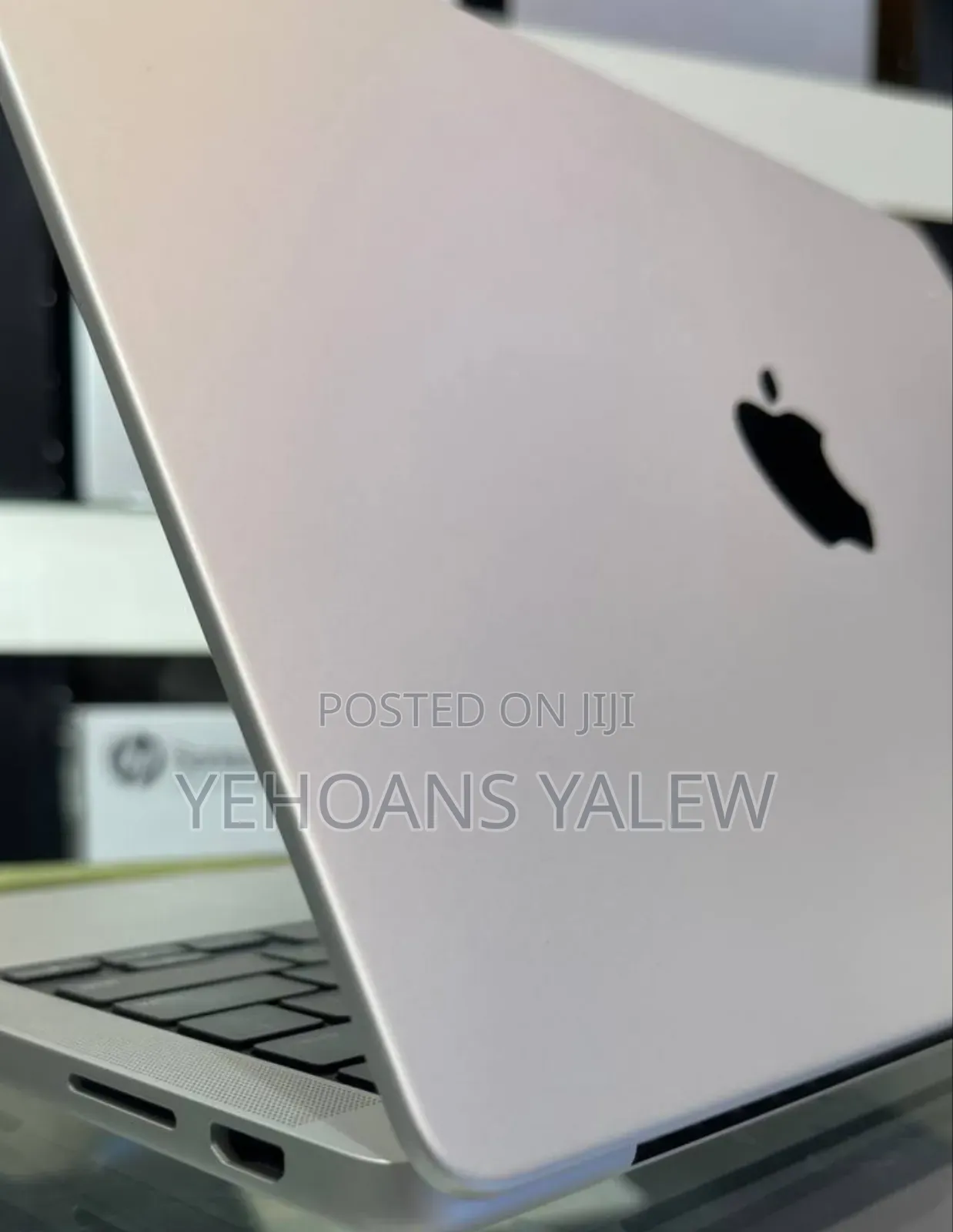 New Laptop Apple MacBook Pro 2023 M3 14-inch 8GB Apple M3 Pro SSD 512GB