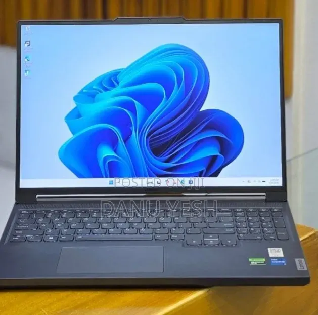 New Laptop Lenovo 16GB Intel Core i7 SSD 1T