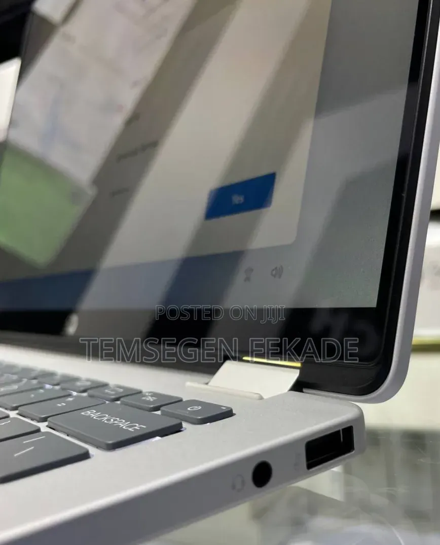 New Laptop HP OmniBook 5 Flip 16GB Intel Core 7 SSD 512GB