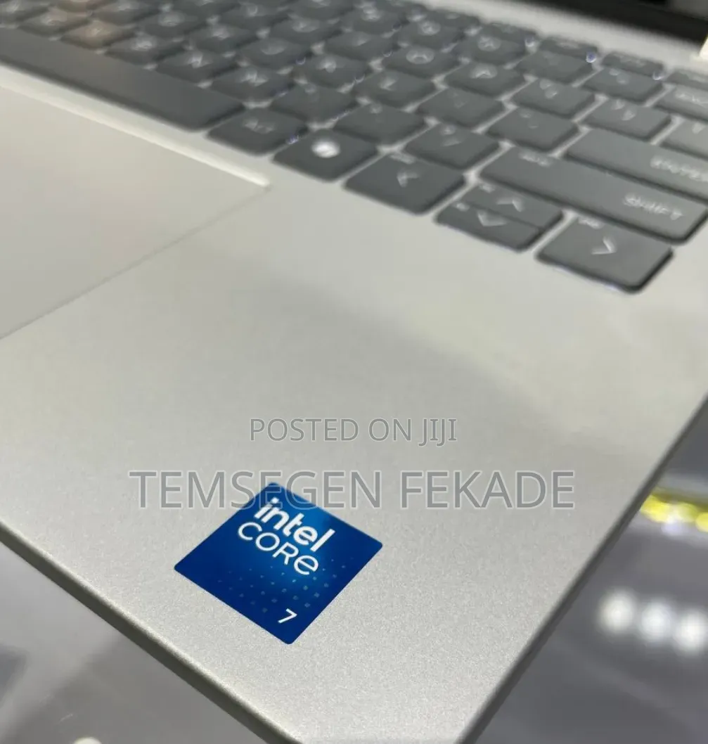 New Laptop HP OmniBook 5 Flip 16GB Intel Core 7 SSD 512GB