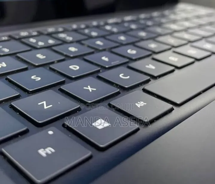 New Laptop Microsoft Surface 16GB Intel Core i7 SSD 512GB
