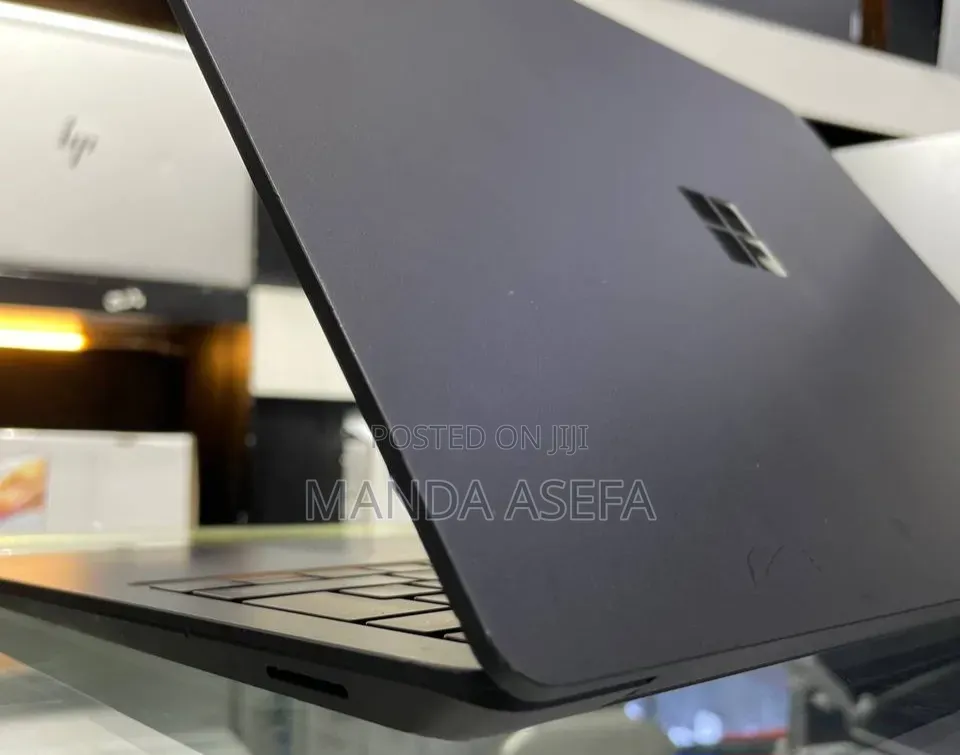 New Laptop Microsoft Surface 16GB Intel Core i7 SSD 512GB