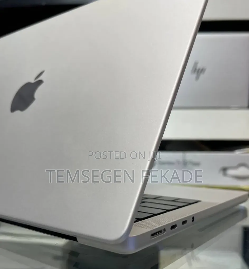 New Laptop Apple MacBook Pro 2024 M3 14-inch 8GB Apple M3 Pro SSD 512GB