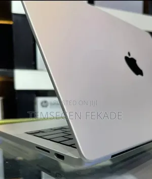 New Laptop Apple MacBook Pro 2024 M3 14-inch 8GB Apple M3 Pro SSD 512GB