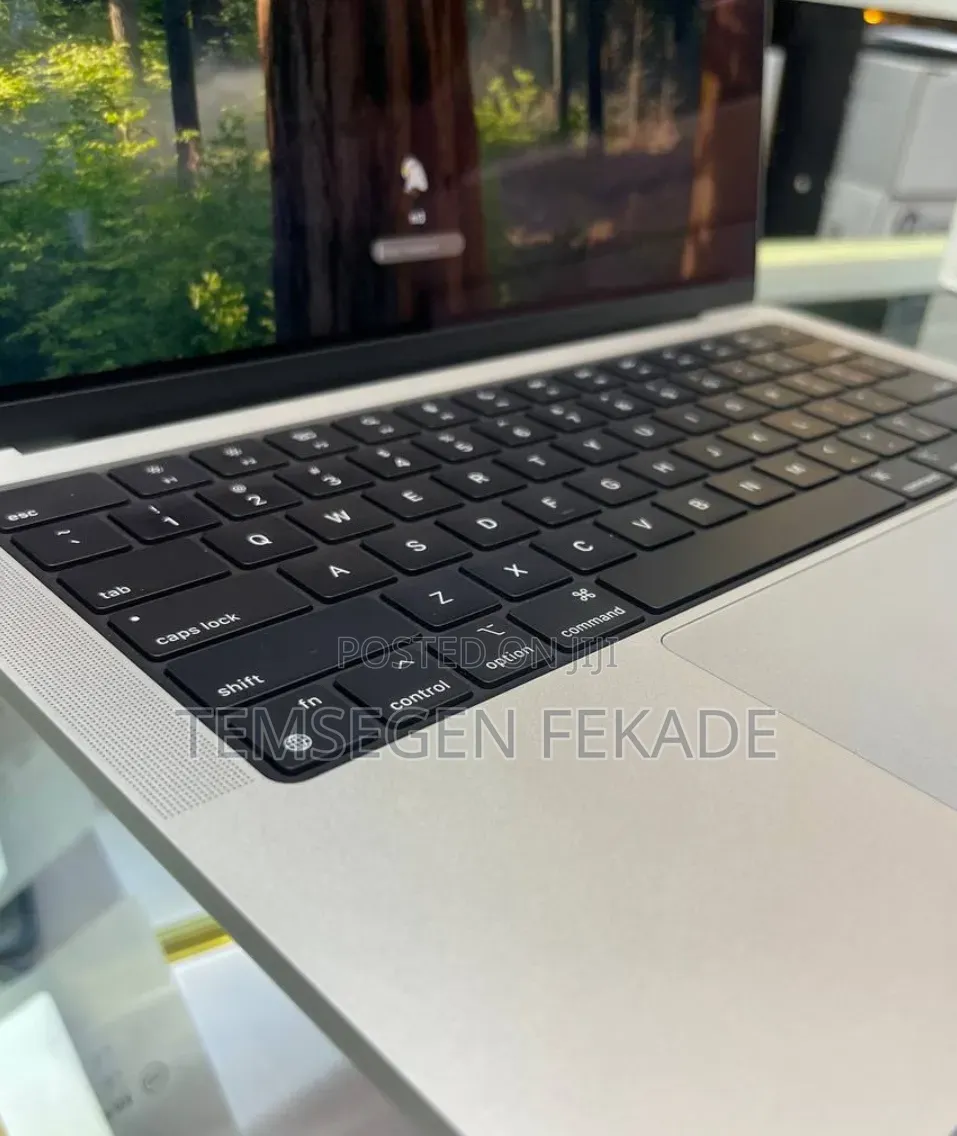 New Laptop Apple MacBook Pro 2024 M3 14-inch 8GB Apple M3 Pro SSD 512GB