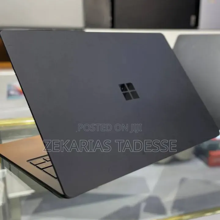 New Laptop Microsoft Surface 16GB Intel Core i7 SSD 512GB