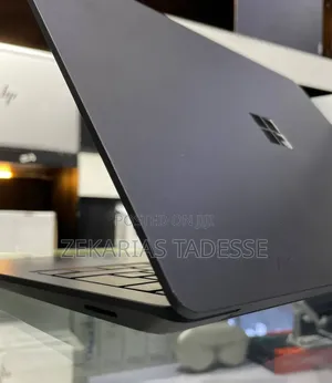 New Laptop Microsoft Surface 16GB Intel Core i7 SSD 512GB