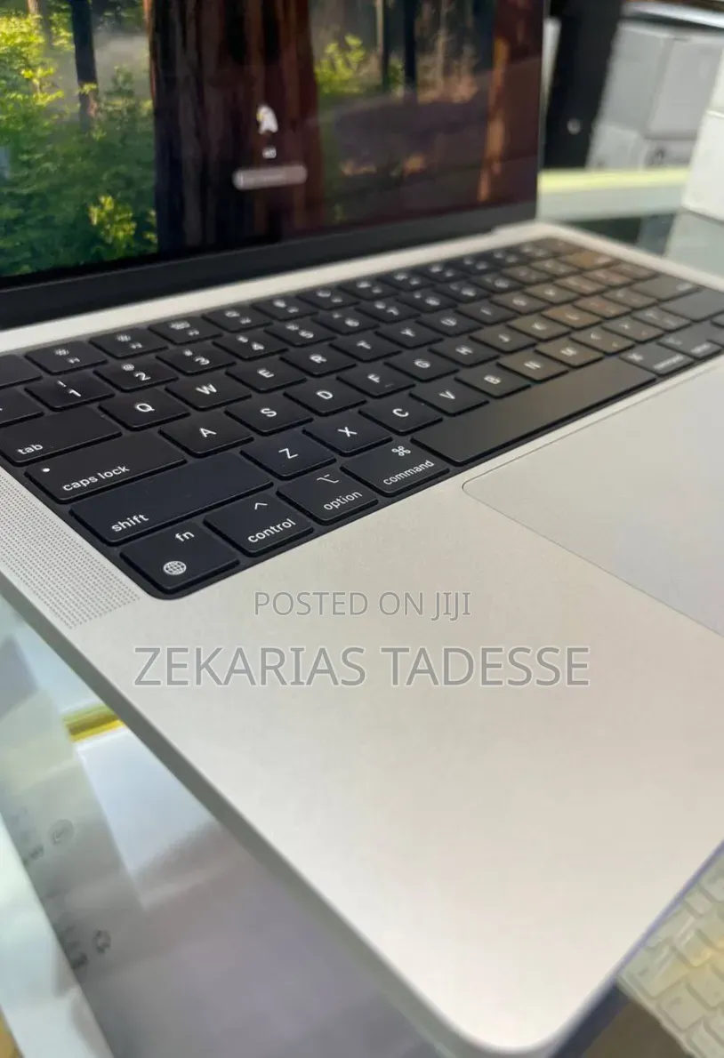 New Laptop Apple MacBook Pro 2023 M3 Pro 14-inch 8GB Apple M3 SSD 512GB