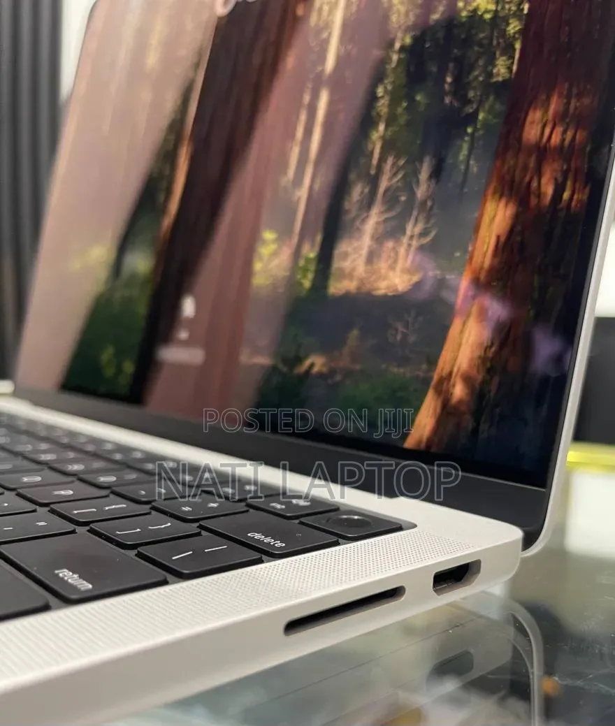 New Laptop Apple MacBook Pro 2023 M3 14-inch 8GB Apple M3 Pro SSD 512GB