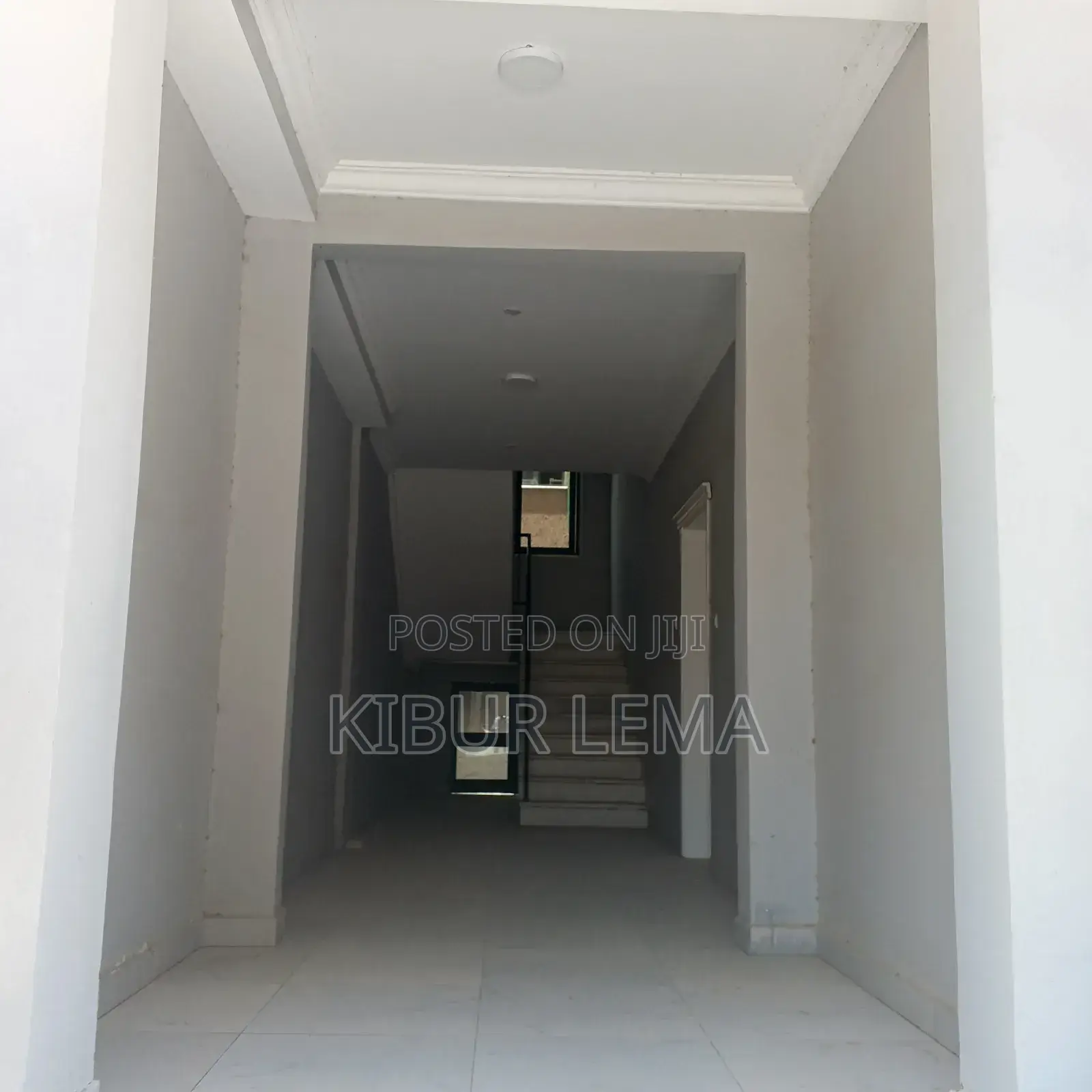 Furnished 3bdrm Apartment in ሜትሮ ሪል እስቴት Metro, Bole for sale