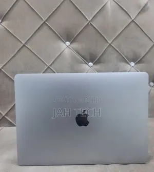 New Laptop Apple MacBook Pro 2017 16GB Intel Core i5 SSD 512GB
