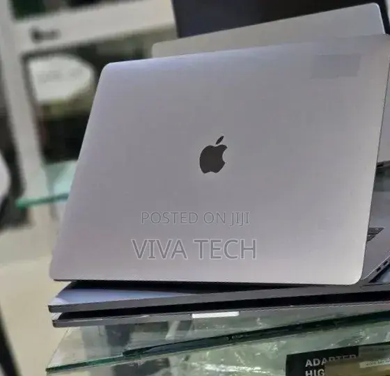 New Laptop Apple MacBook Pro 2017 16GB Intel Core i7 SSD 512GB