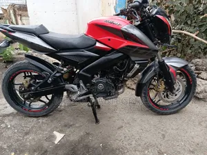 Bajaj Pulsar NS 200 2018 Red
