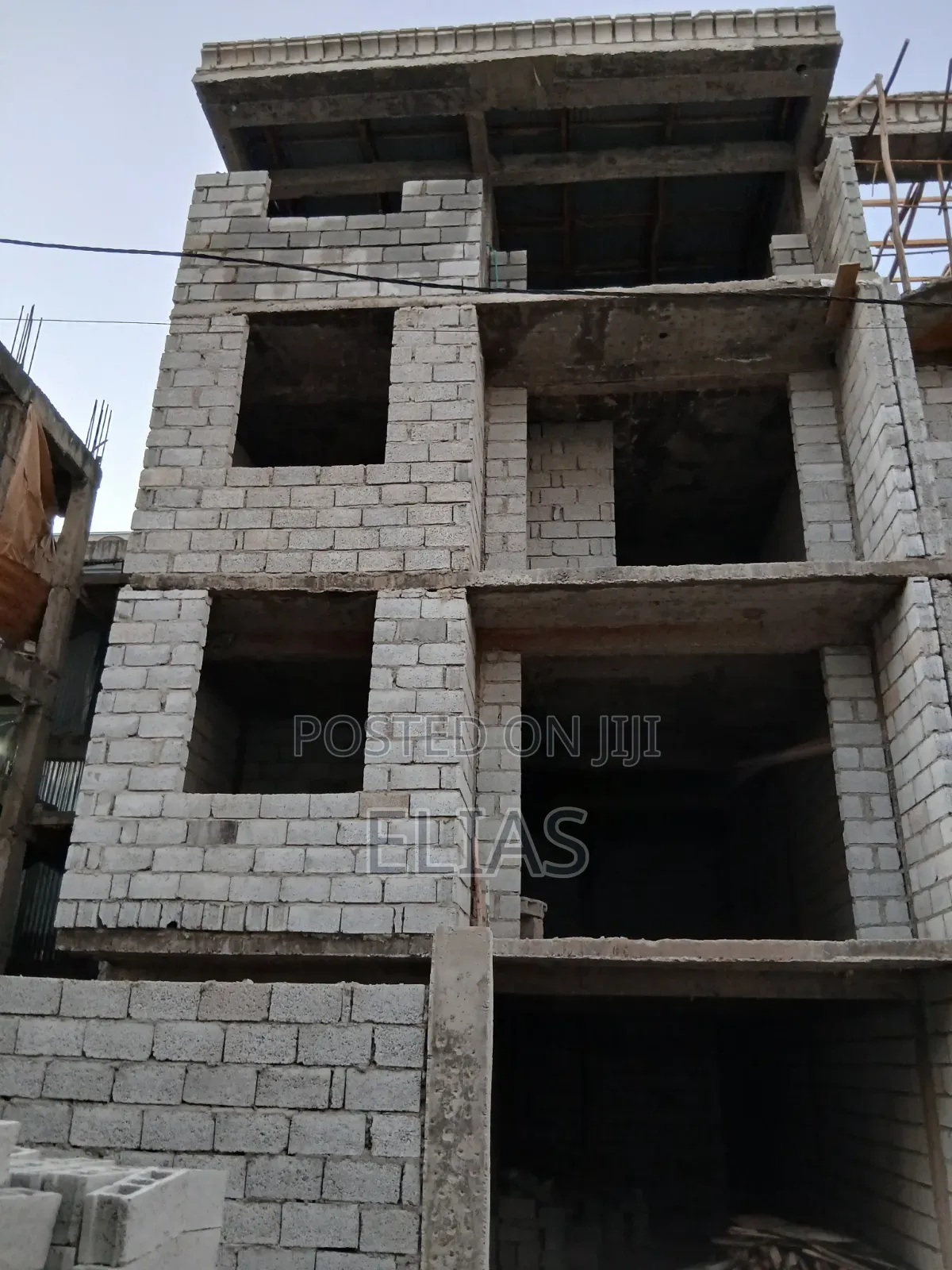 6bdrm House In Akaky Kaliti For Sale