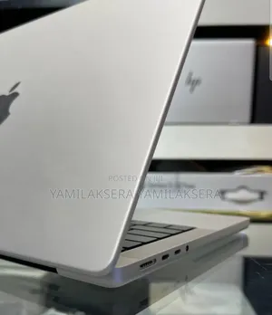New Laptop Apple MacBook Pro 2024 M3 14-inch 8GB Apple M3 SSD 512GB