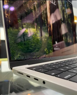 New Laptop Apple MacBook Pro 2024 M3 14-inch 8GB Apple M3 SSD 512GB