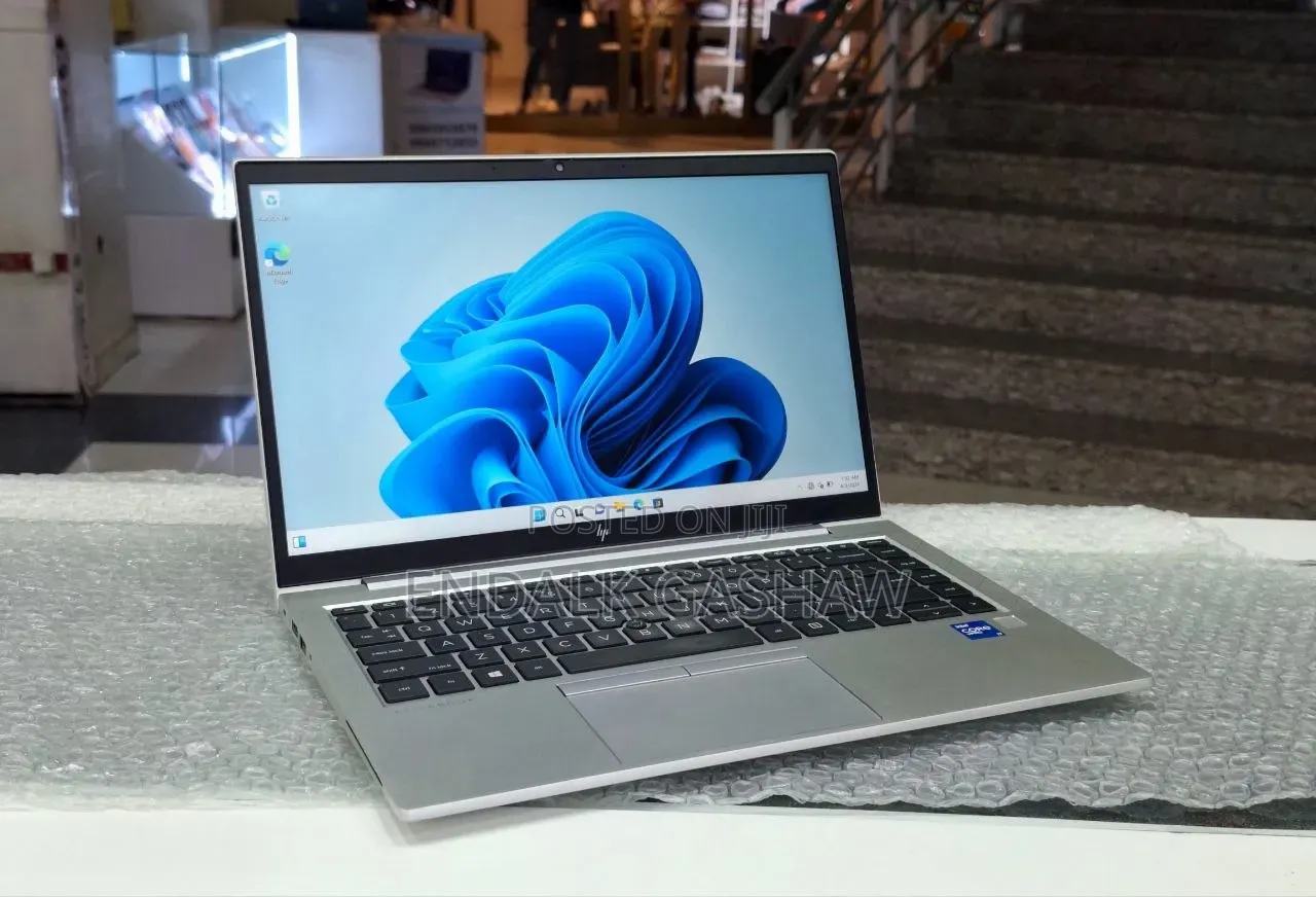 New Laptop HP EliteBook 840 G8 16GB Intel Core i7 SSD 512GB