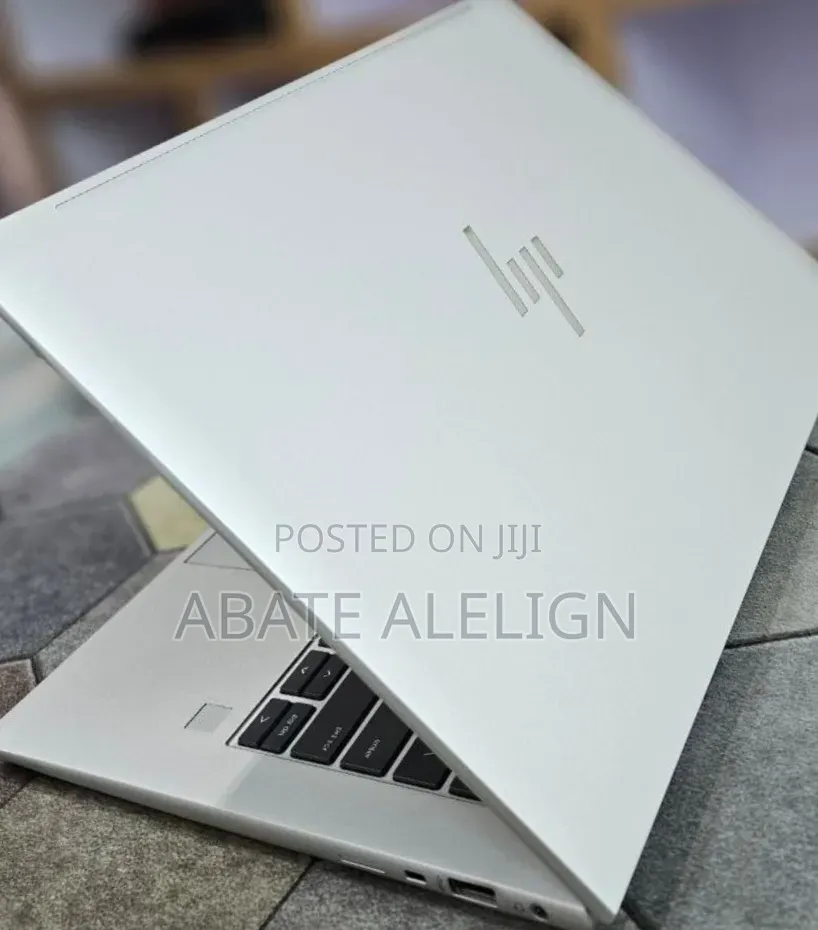 New Laptop HP EliteBook 840 G9 16GB Intel Core i7 SSD 512GB