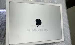New Laptop Apple MacBook Air 2024 M3 15-inch 24GB Apple M3 SSD 512GB