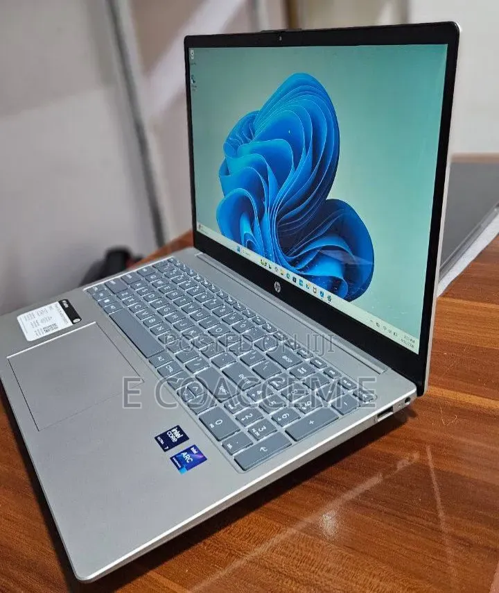 New Laptop HP 15 16GB Intel Core Ultra 7 SSD 512GB