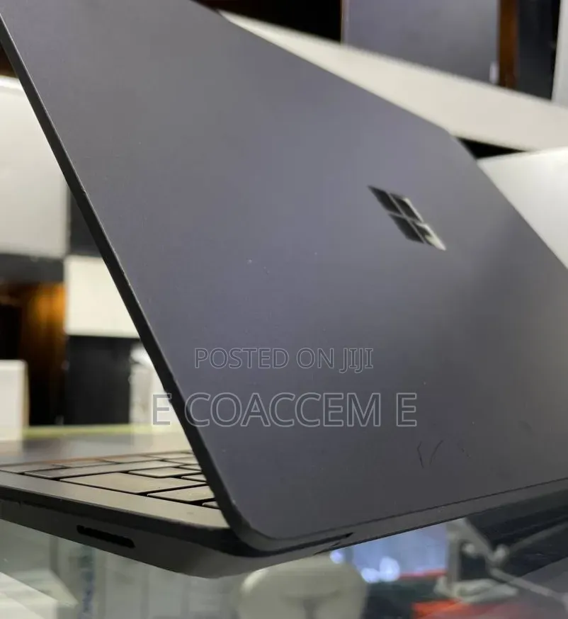New Laptop Microsoft Surface 16GB Intel Core i7 SSD 512GB