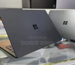 New Laptop Microsoft Surface 16GB Intel Core i7 SSD 512GB