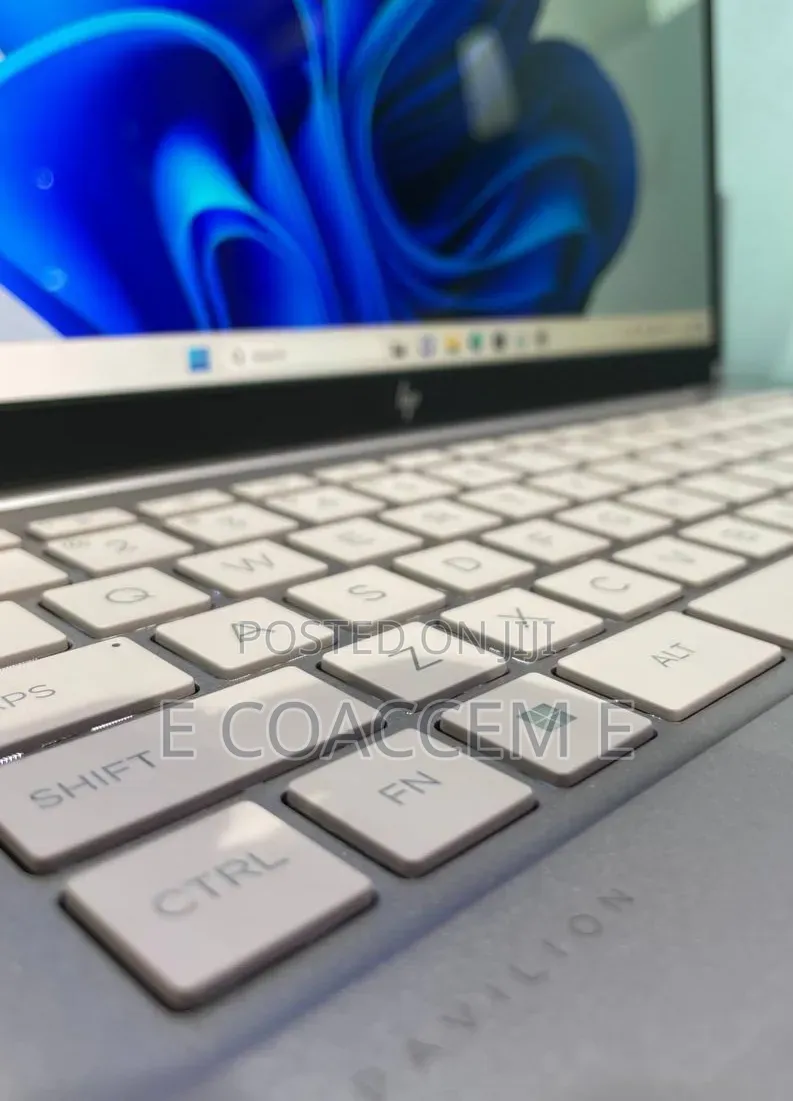 New Laptop HP 32GB Intel Core Ultra 7 SSD 512GB