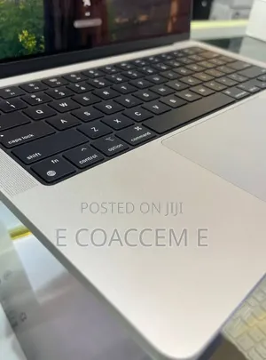 New Laptop Apple MacBook 8GB SSD 512GB