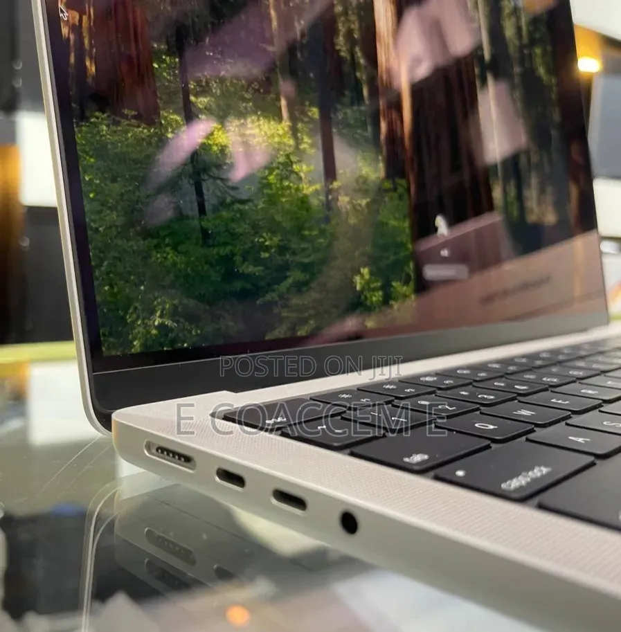 New Laptop Apple MacBook 8GB SSD 512GB