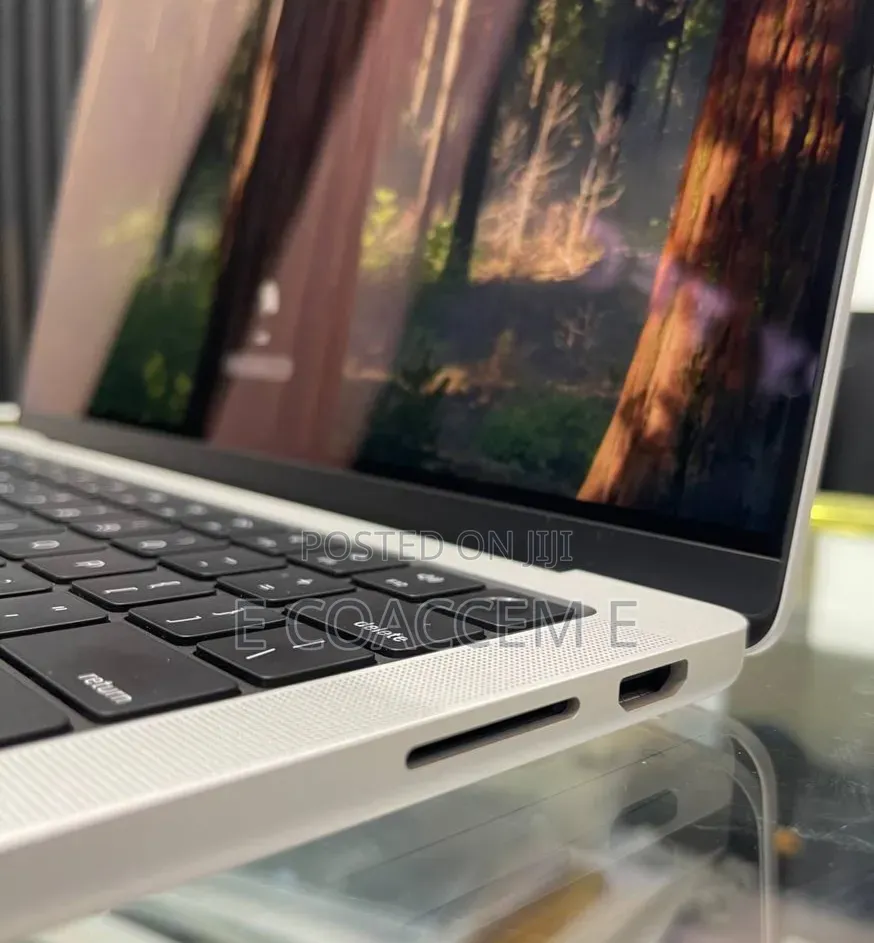 New Laptop Apple MacBook 8GB SSD 512GB
