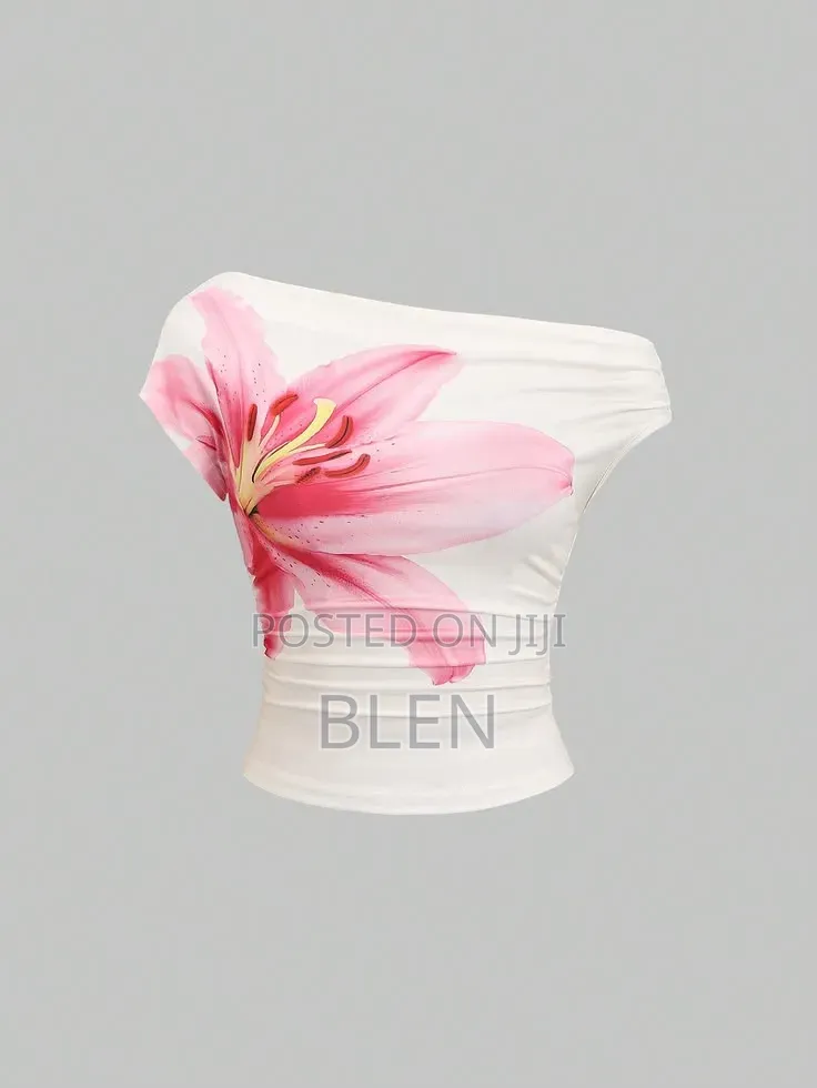 A Floral Print Asymmetrical Neck Ruched Top