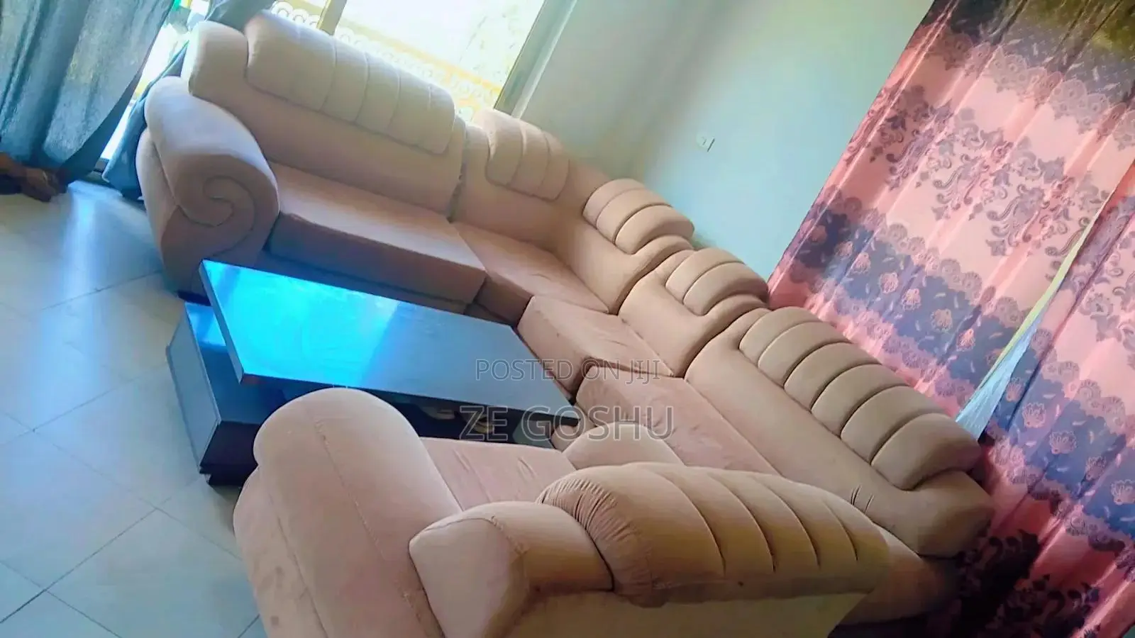 ትንሽ ጊዜ ያገለገለ።ከነ ጠረንቤዛው