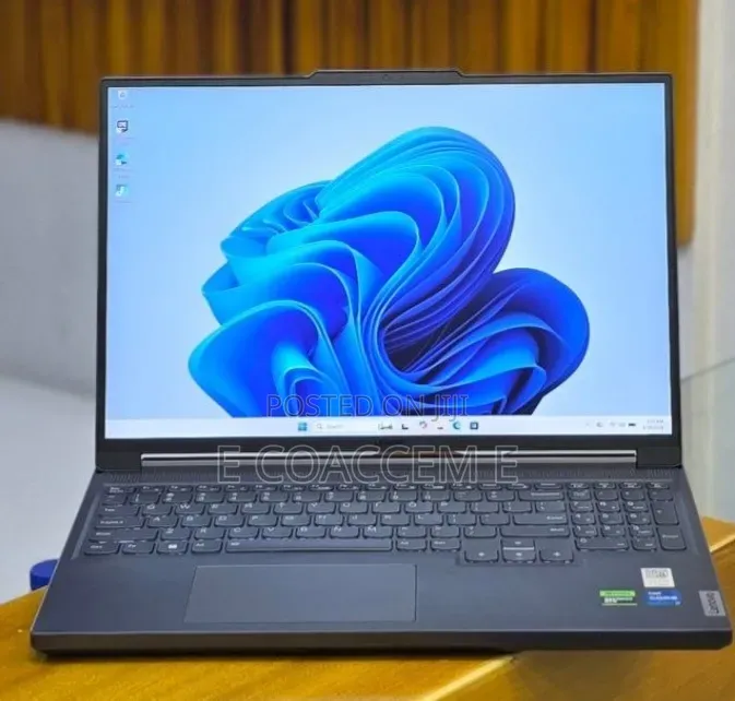 New Laptop Lenovo 16GB Intel Core i7 SSD 1T