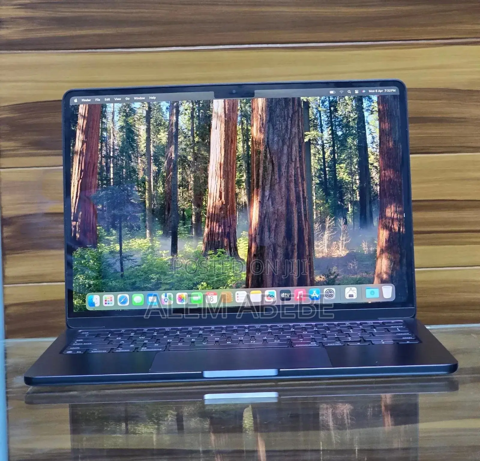 New Laptop Apple MacBook Air 2025 M4 13-inch 16GB Apple M4 SSD 256GB