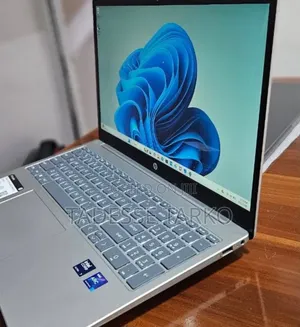New Laptop HP 16GB Intel Core Ultra 7 SSD 512GB