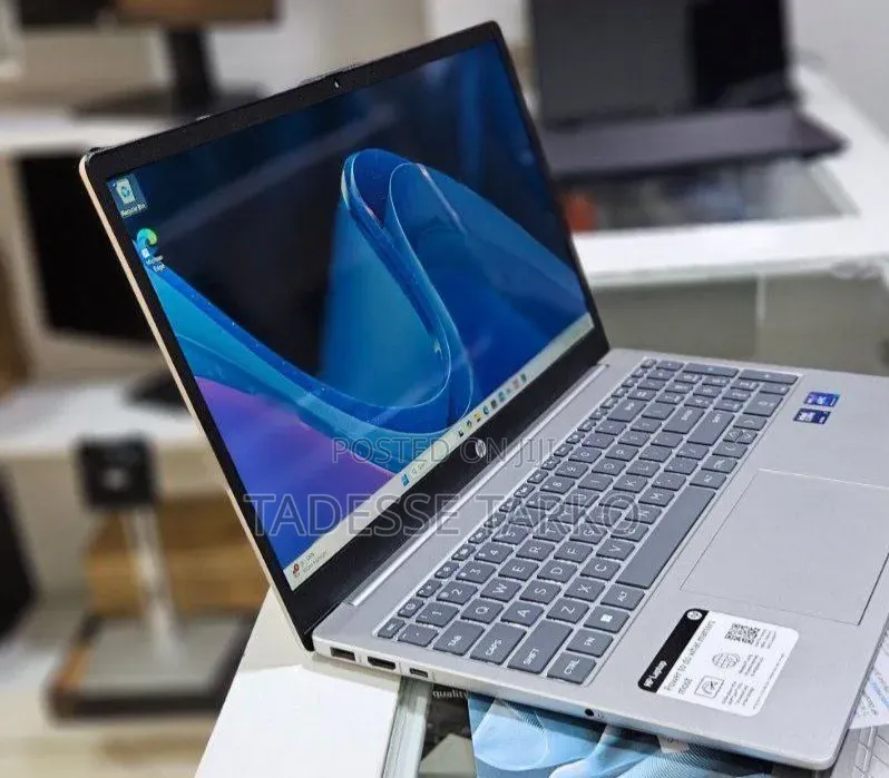 New Laptop HP 16GB Intel Core Ultra 7 SSD 512GB