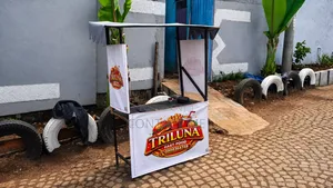 Fast Food Table