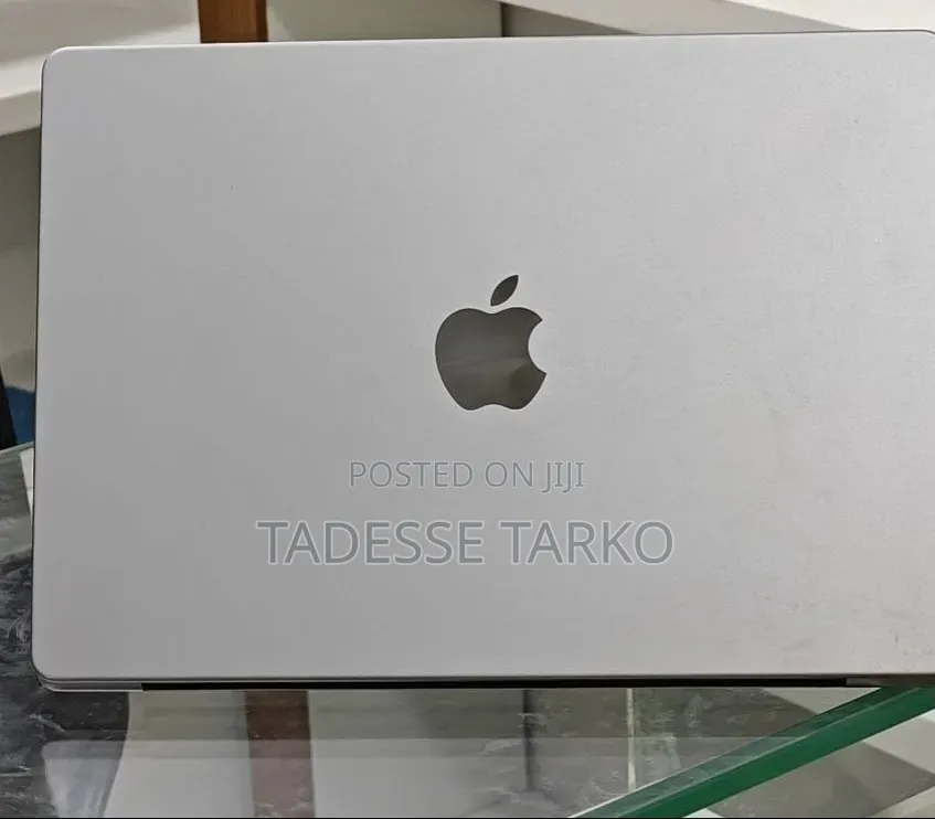New Laptop Apple MacBook Pro 2023 M3 14-inch 8GB Apple M3 Pro SSD 512GB