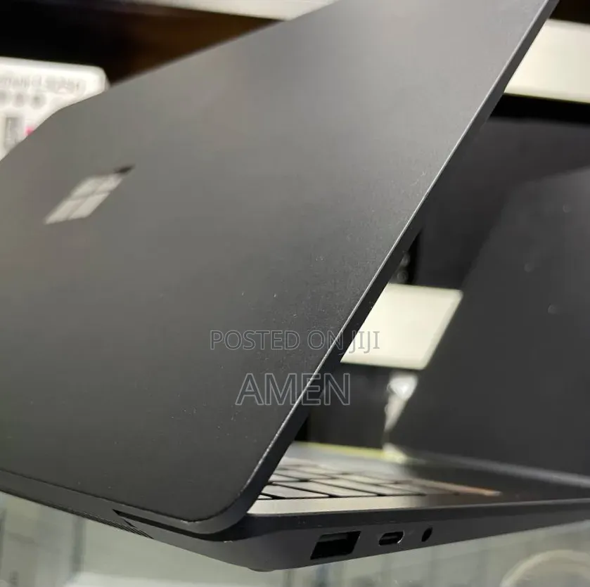 New Laptop Microsoft Surface 16GB Intel Core i7 SSD 512GB