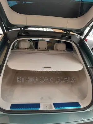 Mercedes-Benz EQE 2024 Gold