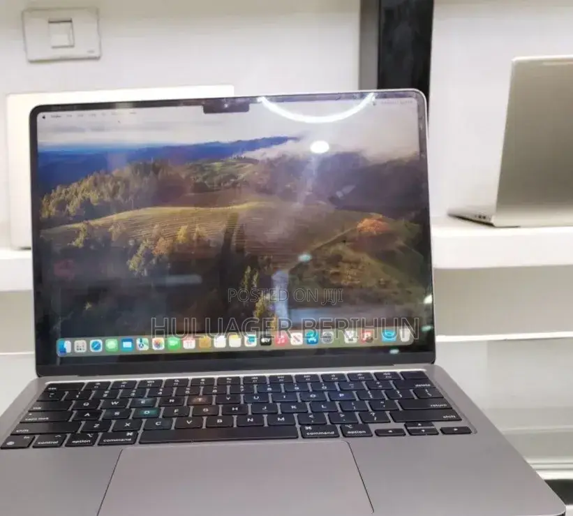 New Laptop Apple MacBook Pro 2023 M2 8GB Apple M2 SSD 512GB