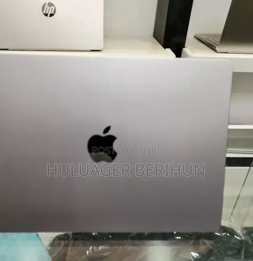 New Laptop Apple MacBook Pro 2023 M2 8GB Apple M2 SSD 512GB