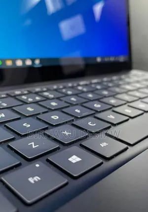New Laptop Microsoft Surface 16GB Intel Core i7 SSD 512GB