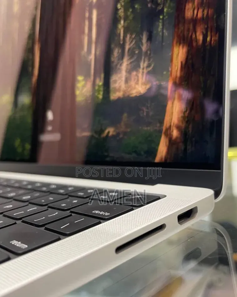 New Laptop Apple MacBook Pro 8GB Apple M3 Pro SSD 512GB