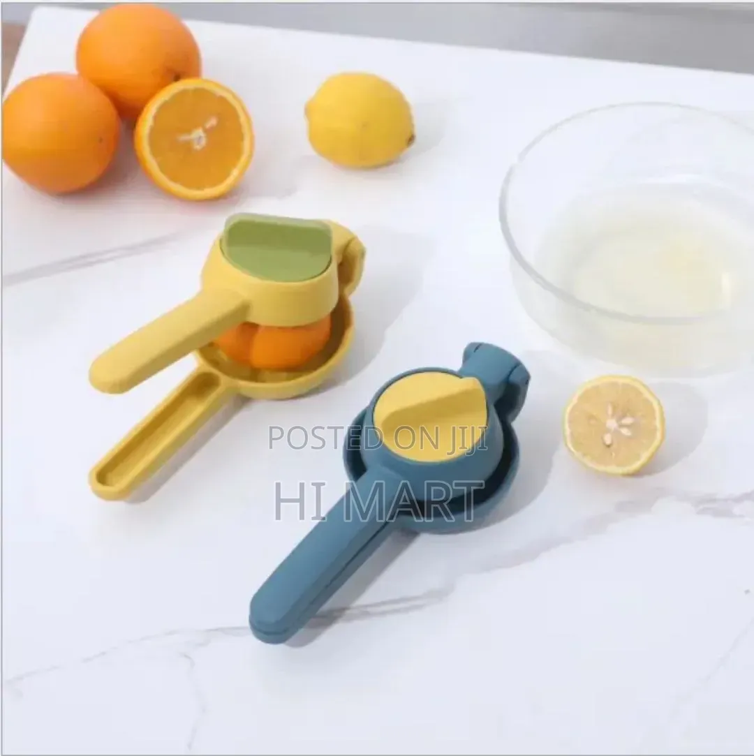 Manual Squeeze and Twist Hand Juicer
