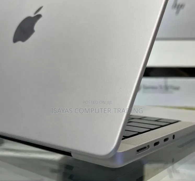 New Laptop Apple MacBook Pro 2023 M3 14-inch 8GB Apple M3 Pro SSD 512GB